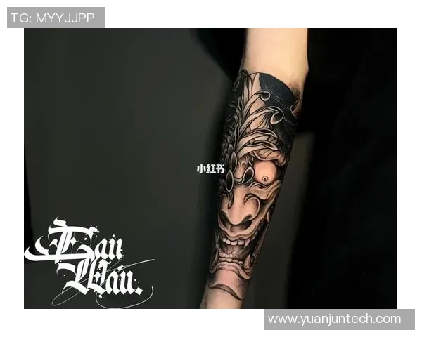 足球球星独特纹身展现般若面孔诠释力量与信仰的个性表达